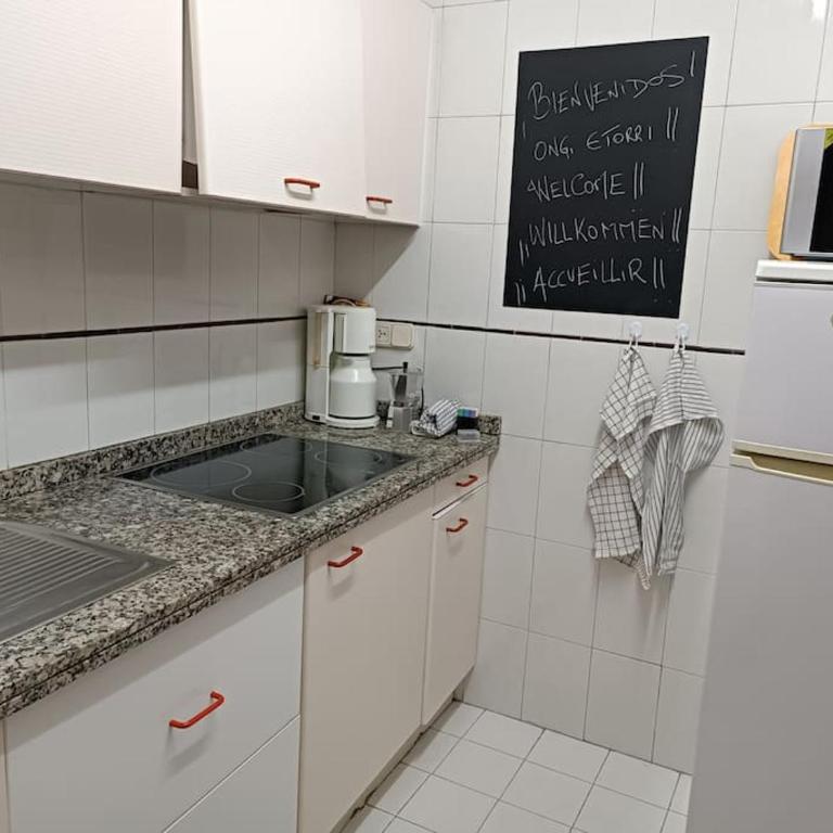 Apto con piscina y vistas al mar - One-Bedroom Apartment - 10
