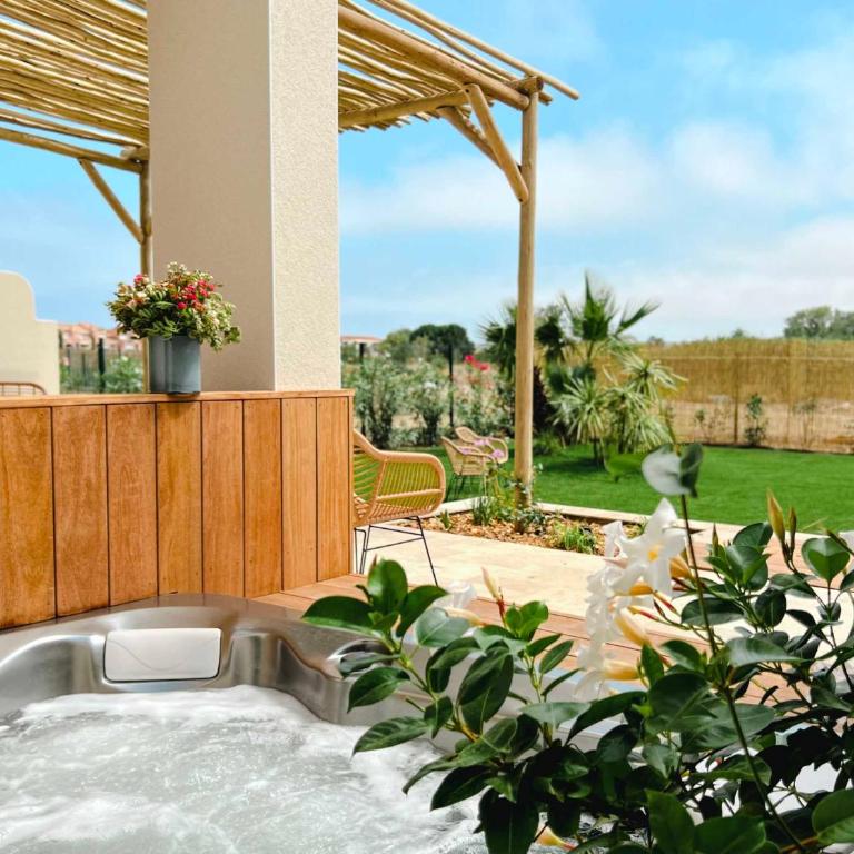 Relais et Châteaux Thalasso & Spa Ile de la Lagune - Hébergement La Villa de la Presqu'île avec Jacuzzi Privé et Accès au Centre de Bien-Être - 1