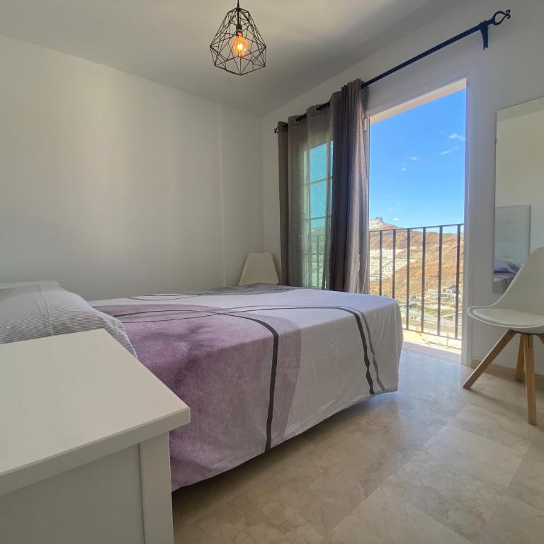 New renovated family home above swimming pool - Apartment - 4