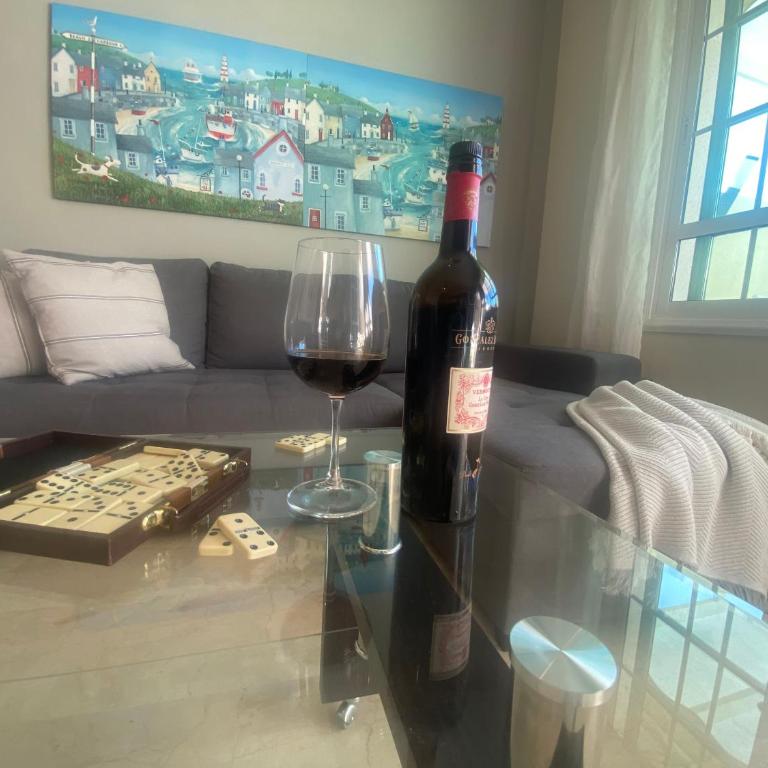 New renovated family home above swimming pool - Apartment - 11
