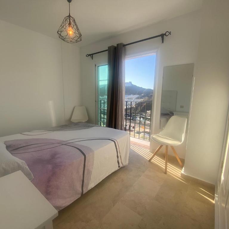 New renovated family home above swimming pool - Apartment - 26