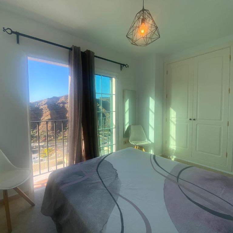 New renovated family home above swimming pool - Apartment - 25