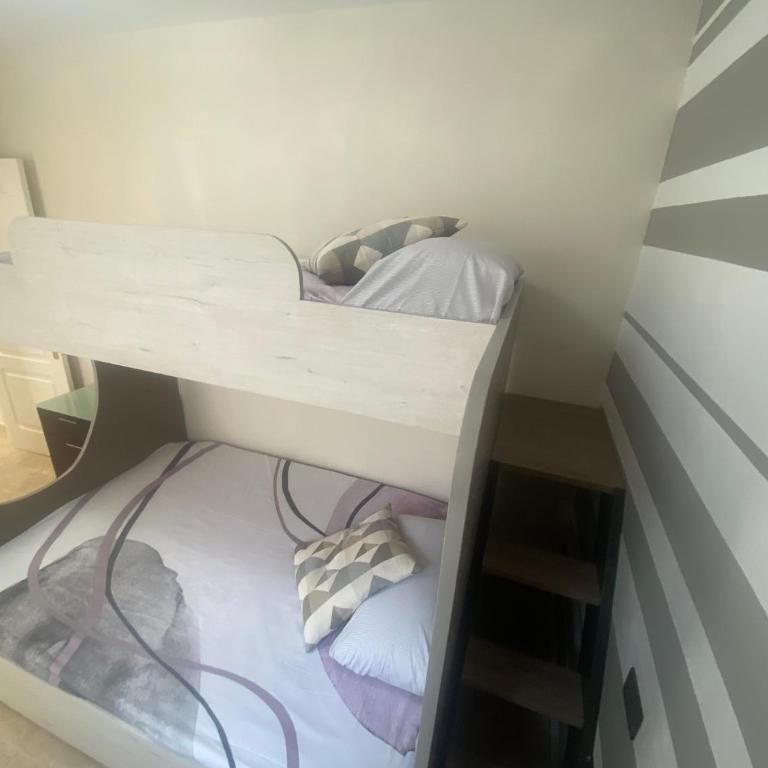 New renovated family home above swimming pool - Apartment - 34