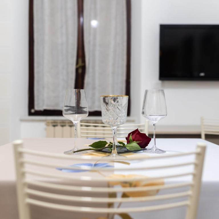 Diana Home - Appartamento con 2 Camere da Letto - 11