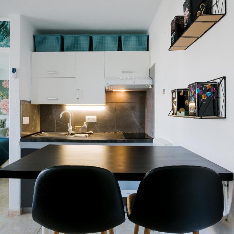 The BlueBird - One-Bedroom Apartment - 20