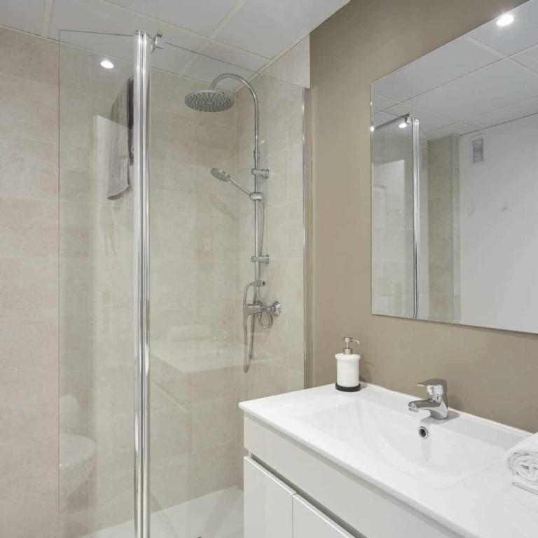 Apartamento VI Alcalá-Retiro. Ideal Parejas - Apartment - 9