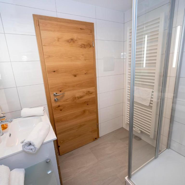 Alphirt Ferienwohnungen - Apartment mit Bergblick - 9 - 5
