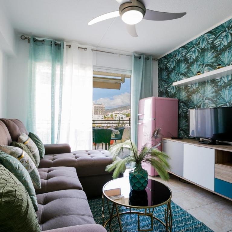 The BlueBird - One-Bedroom Apartment - 12