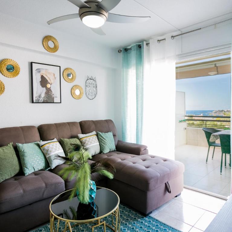 The BlueBird - One-Bedroom Apartment - 11