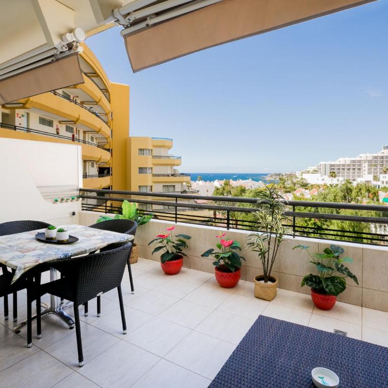 The BlueBird - One-Bedroom Apartment - 5