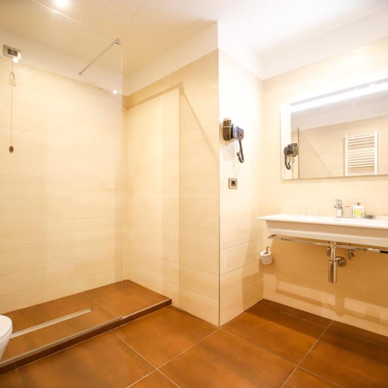 Hotel Diplomatic - Junior Suite - 9