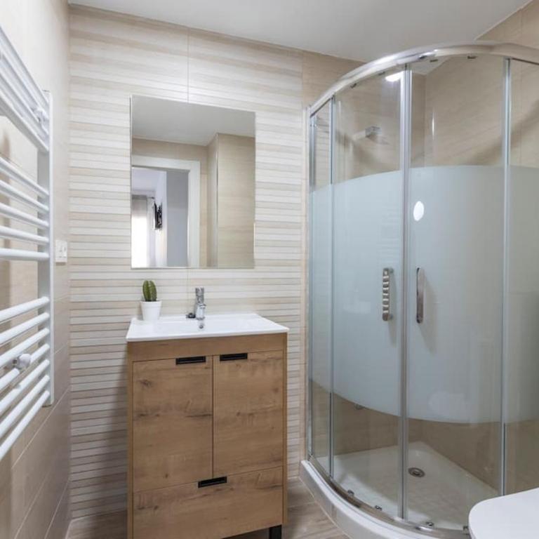 Neptuno Deluxe - Three-Bedroom Apartment - 20