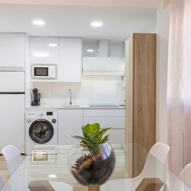 Neptuno Deluxe - Three-Bedroom Apartment - 29