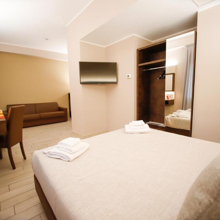 Hotel Diplomatic - Junior Suite - 10