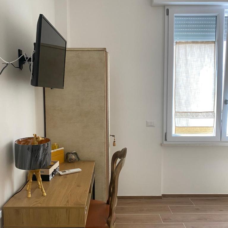 Ludo’s Rooms - Single Room with Private Bathroom - 2
