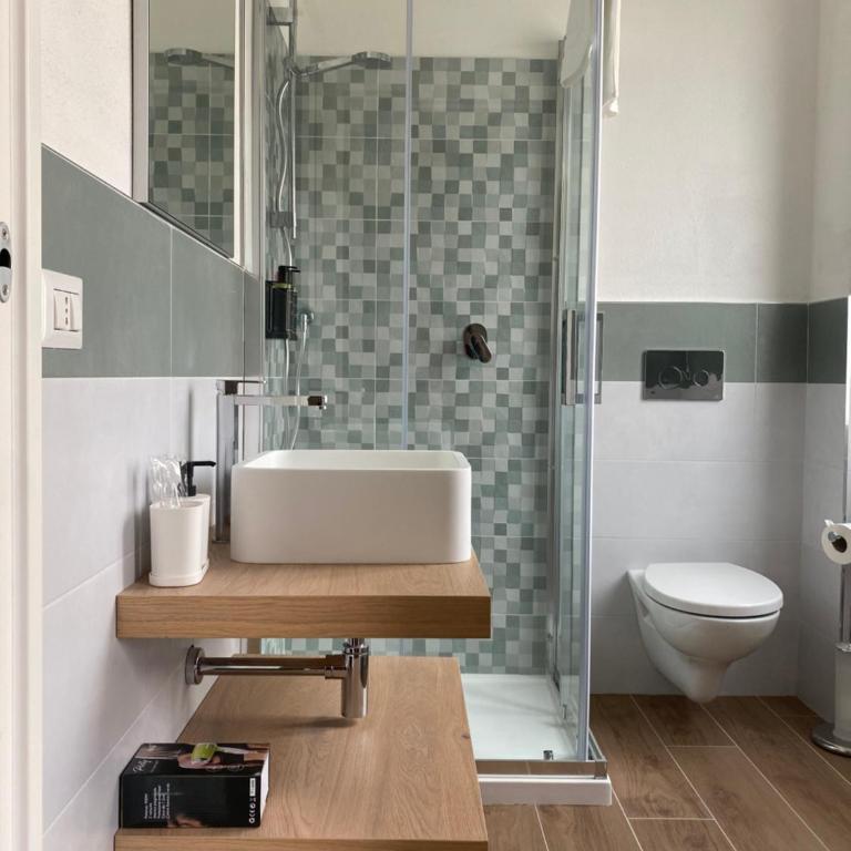 Ludo’s Rooms - Double Room with Private Bathroom - 8