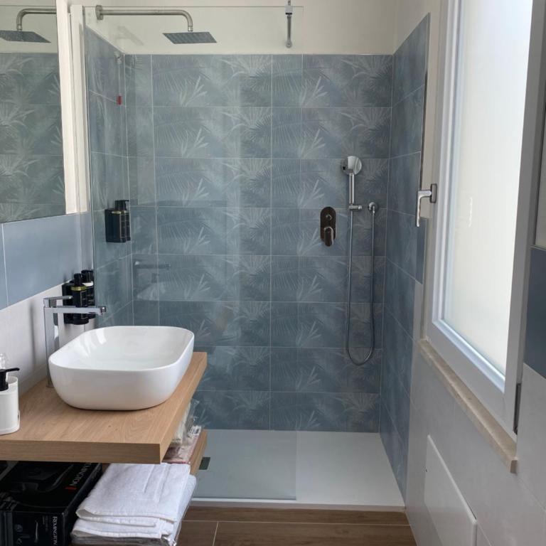 Ludo’s Rooms - Triple Room with Private Bathroom - 7