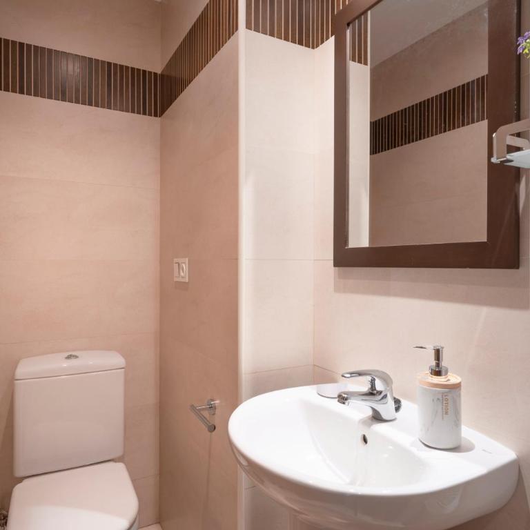 EnjoyGranada EMIR 4C + Parking - Two-Bedroom Apartment - 27