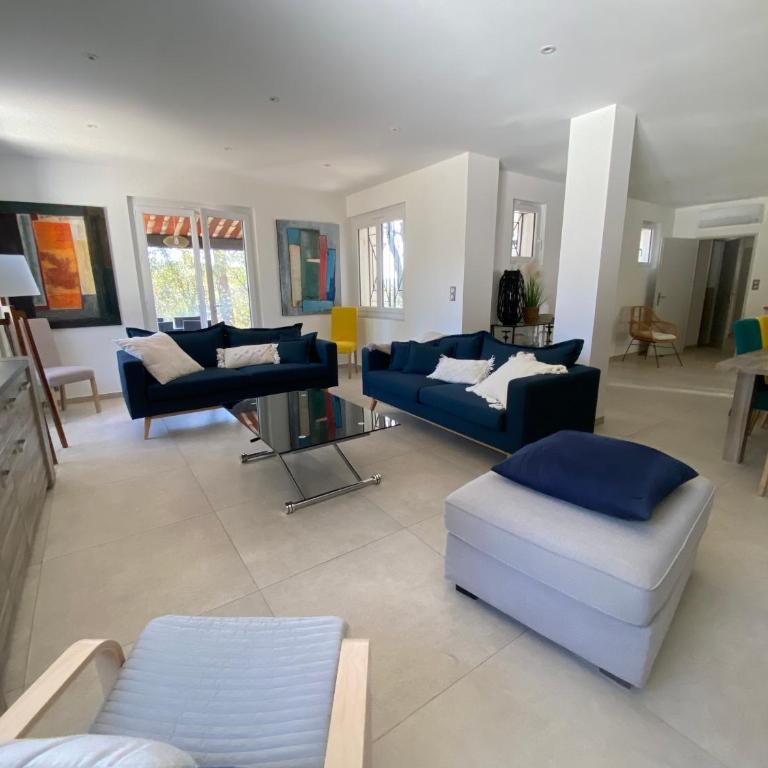 La Bastide Blanche Magnifique villa 5 étoiles 5 chambres et piscine privée sur 6500 m VAR - Villa avec Piscine Privée - 44