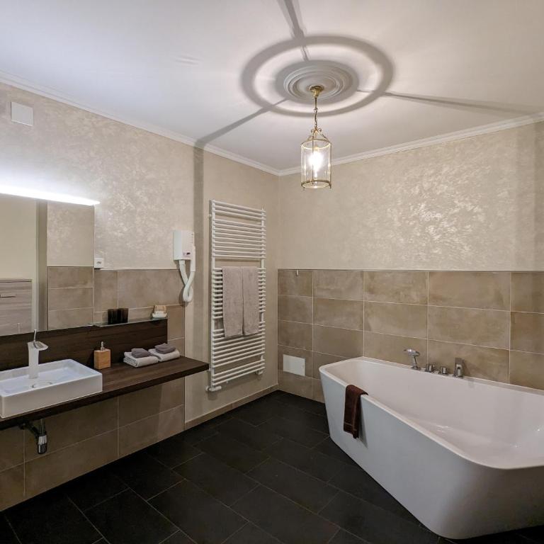 Boutique Hotel Albergo Brione - Junior Suite Superior con Balcone - 5