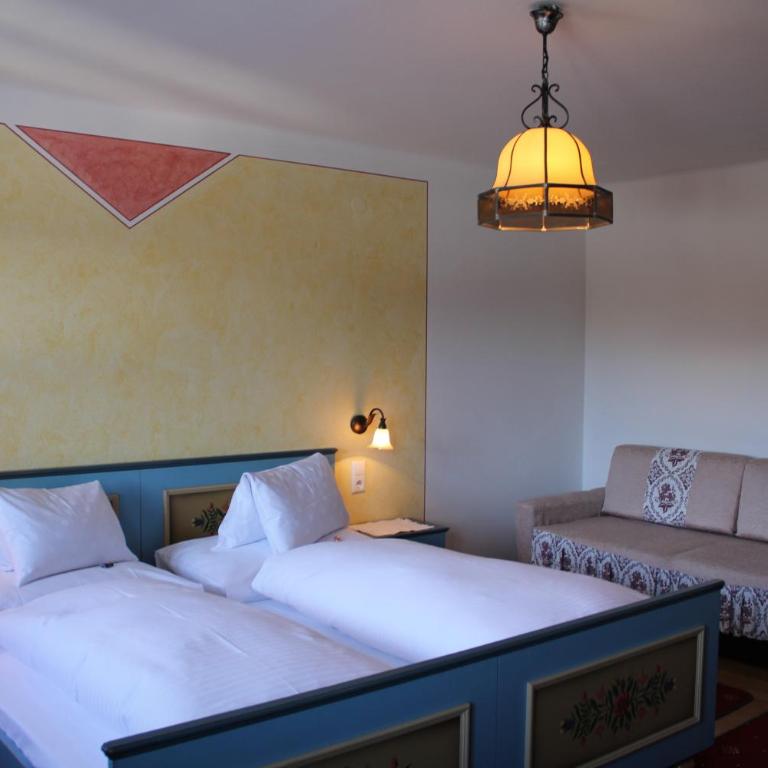 Waldgasthof Passegger - Doppelzimmer mit eigenem Bad - 2