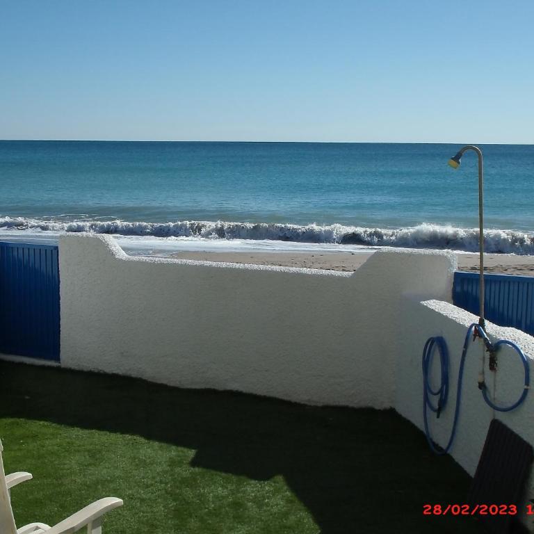 APARTAMENTO BAJO NATURISTA A PIE DE PLAYA. - Apartamento de 1 dormitorio - 2
