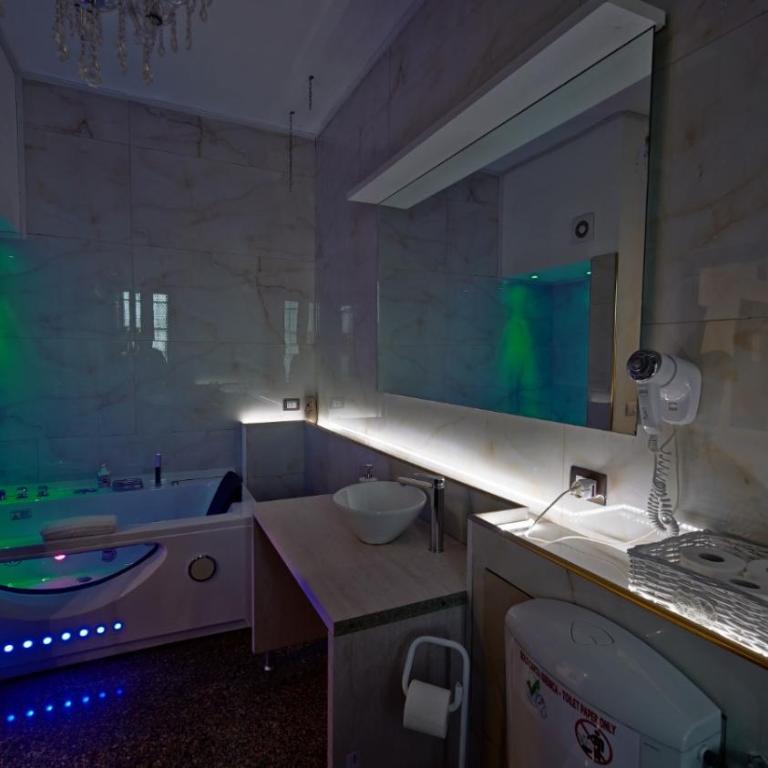 Vitti's Home Verona - Suite with Spa Bath - 5