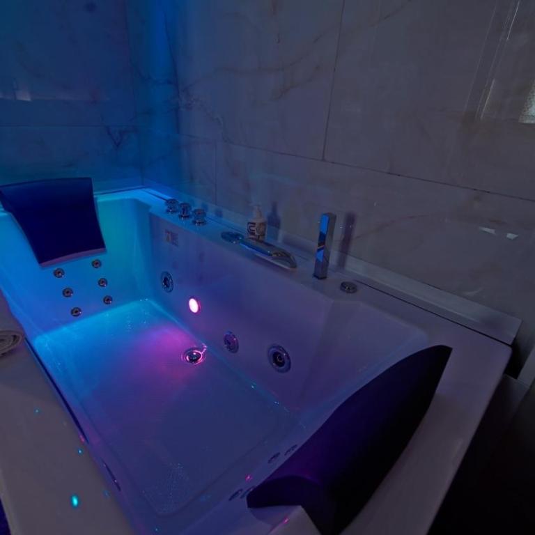 Vitti's Home Verona - Suite with Spa Bath - 4