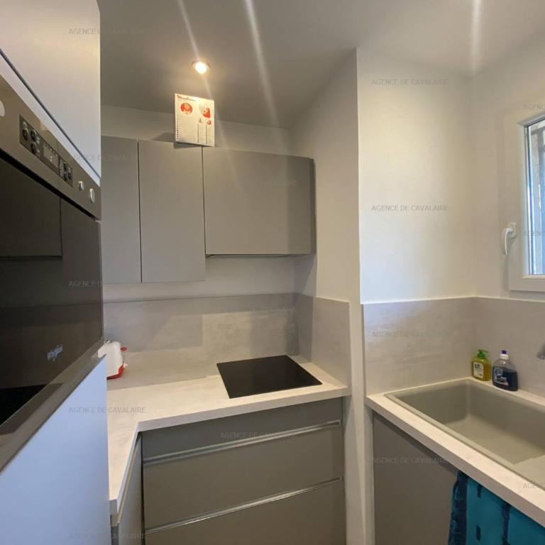 Appartement rénové en front de mer avec terrasse. - FR-1-100-295 - Apartment - 5
