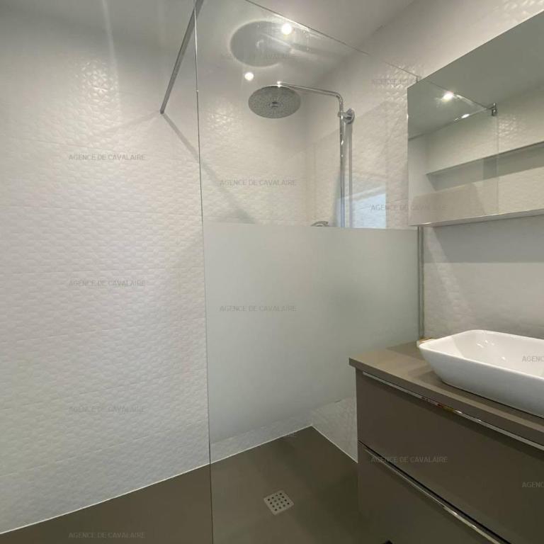 Appartement rénové en front de mer avec terrasse. - FR-1-100-295 - Apartment - 14