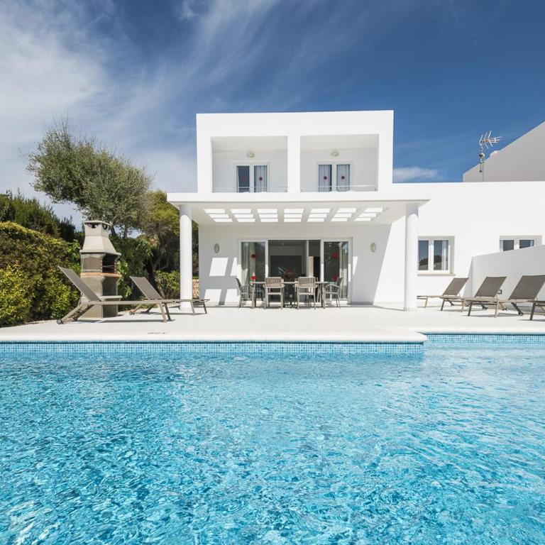 Villas Calan Bosch Feli by Escape Home - Villa - 1