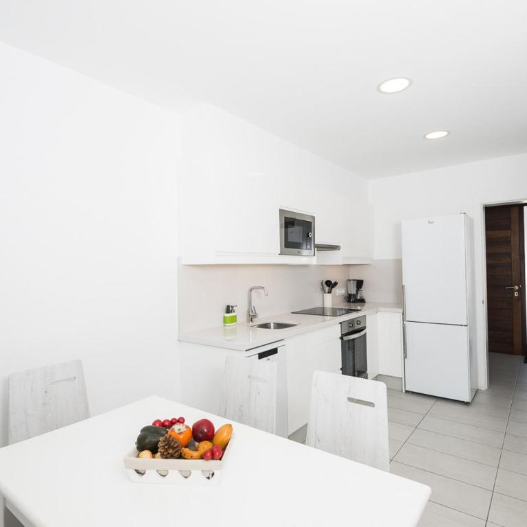 Villas Calan Bosch Tomi by Escape Home - Villa - 7