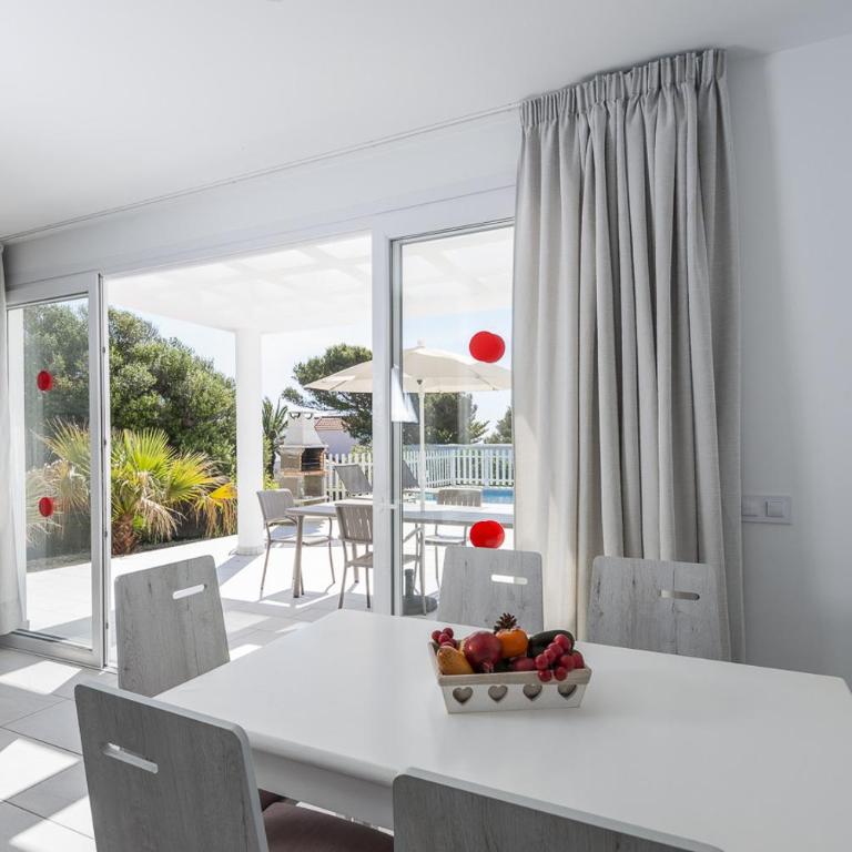 Villas Calan Bosch Tomi by Escape Home - Villa - 8