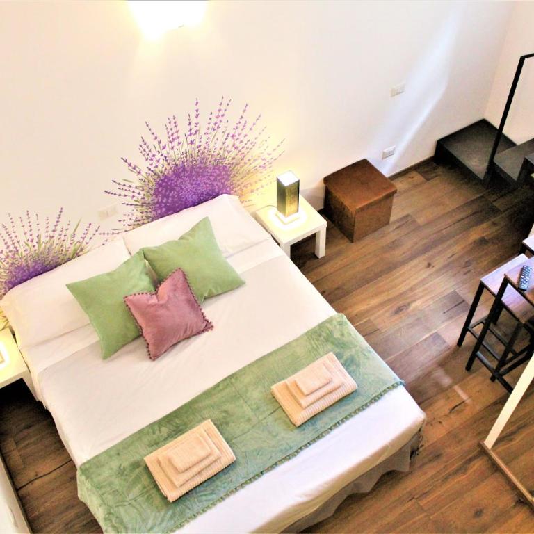 Loft Centro Storico Accesso Senza Scale "Carvajal Rooms " Due Passi dal Duomo, Netflix Incluso - Camera Quadrupla con Bagno Privato - 12