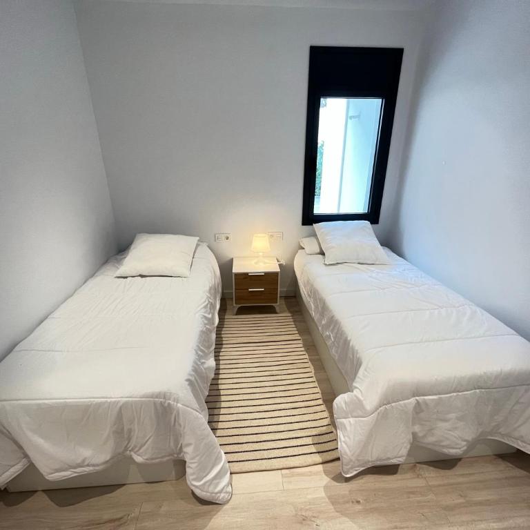 AVINGUDA MADRID 27 Bajos 1ª - Two-Bedroom Apartment - 13