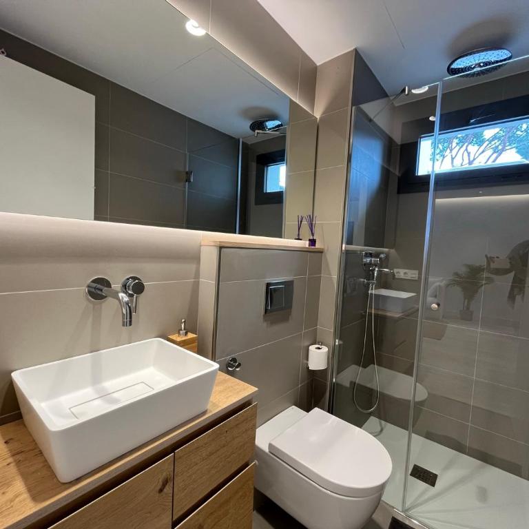 AVINGUDA MADRID 27 Bajos 1ª - Two-Bedroom Apartment - 18