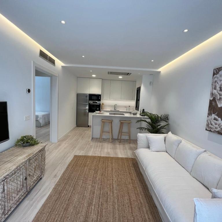 AVINGUDA MADRID 27 Bajos 1ª - Two-Bedroom Apartment - 8