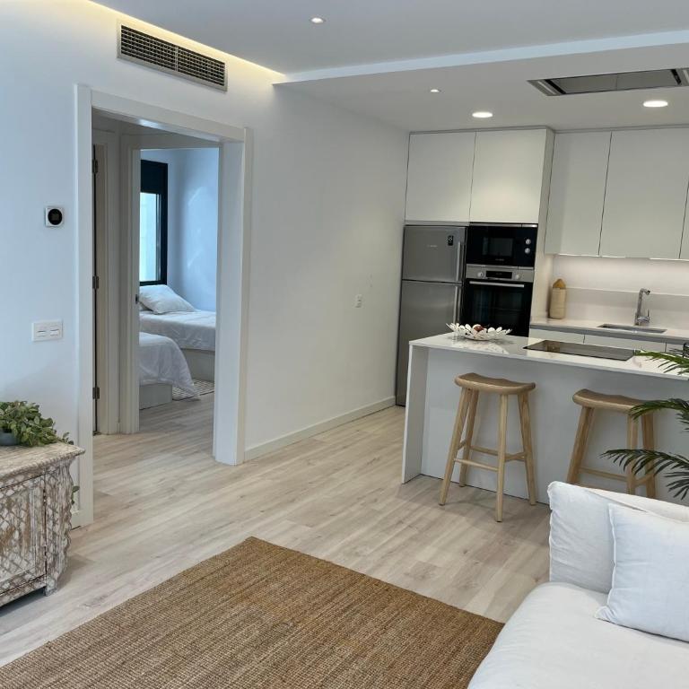 AVINGUDA MADRID 27 Bajos 1ª - Two-Bedroom Apartment - 10