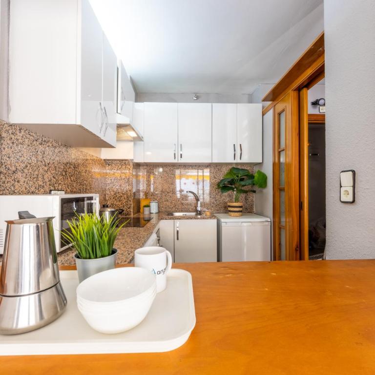 NOVELTY RENOVADO - One-Bedroom Apartment - 8