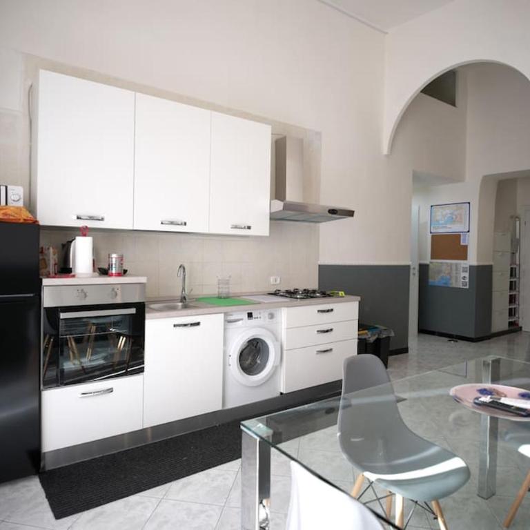 Market house Napoli - Appartamento con 2 Camere da Letto - 3