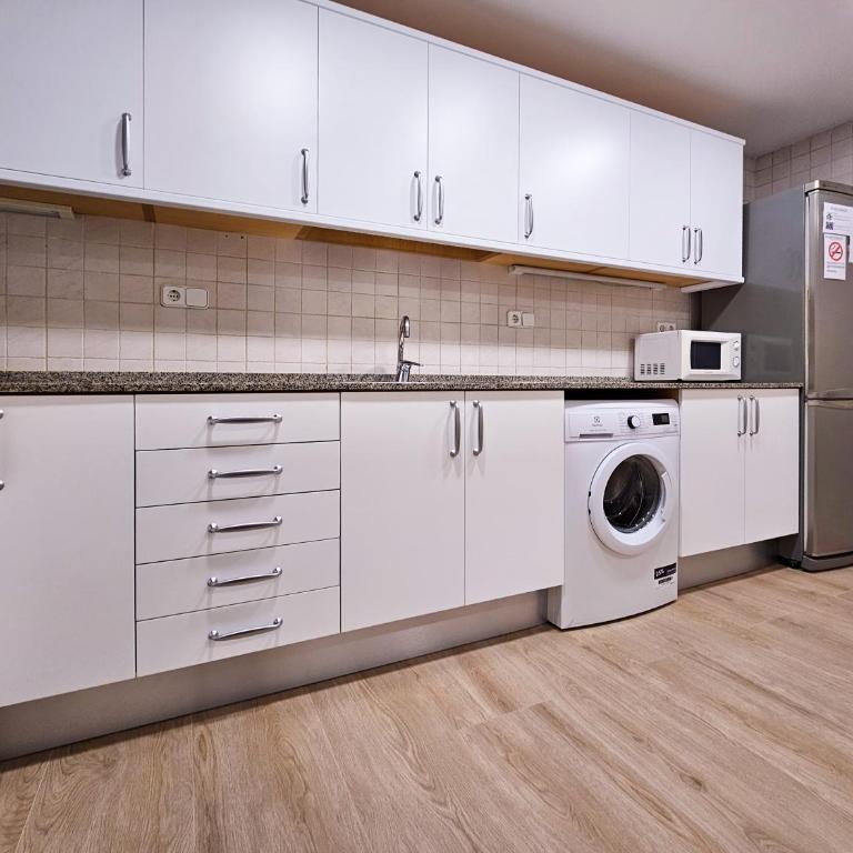 Classbedroom Park Güell Apartment - Four-Bedroom Apartment (8 Adults) - Calle Pintor Gimeno 2 - 11
