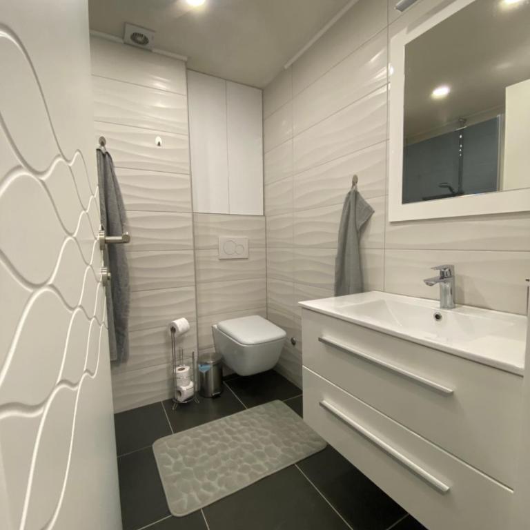 New World - Two-Bedroom Apartment - 11