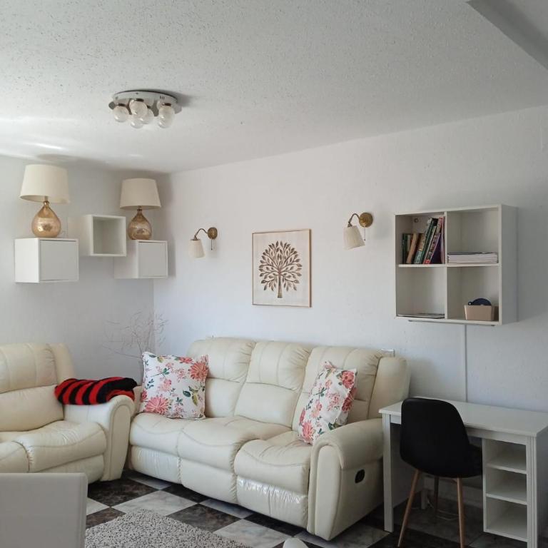 Cozy apartment in Fuengirola Hills - Apartamento - 27