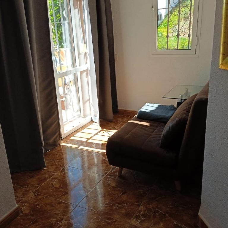 Cozy apartment in Fuengirola Hills - Apartamento - 35