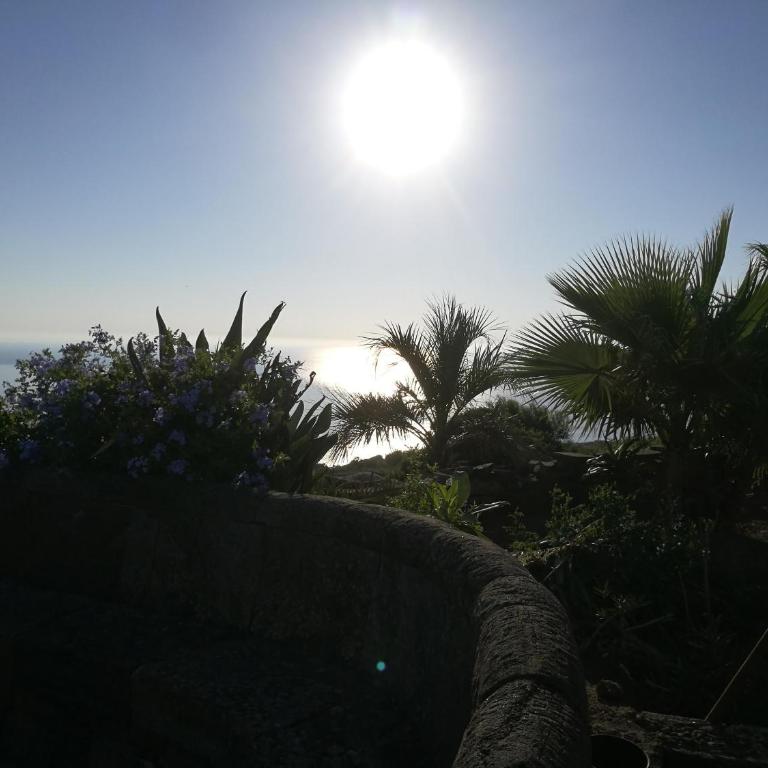 DAMMUSI IL CARRUBO - Camera Matrimoniale Deluxe con Balcone e Vista Mare - 17