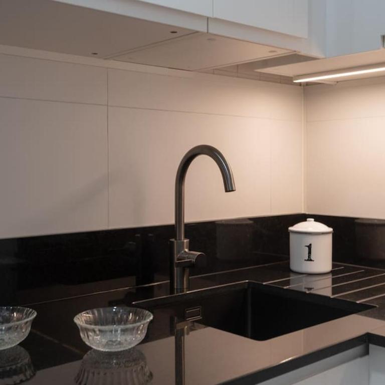 Vivienda con zona de trabajo, piscina y parking - One-Bedroom Apartment - 13