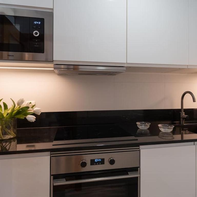 Vivienda con zona de trabajo, piscina y parking - One-Bedroom Apartment - 10