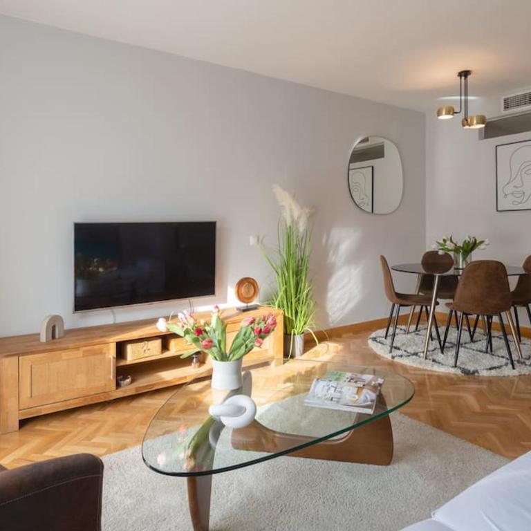 Vivienda con zona de trabajo, piscina y parking - One-Bedroom Apartment - 4