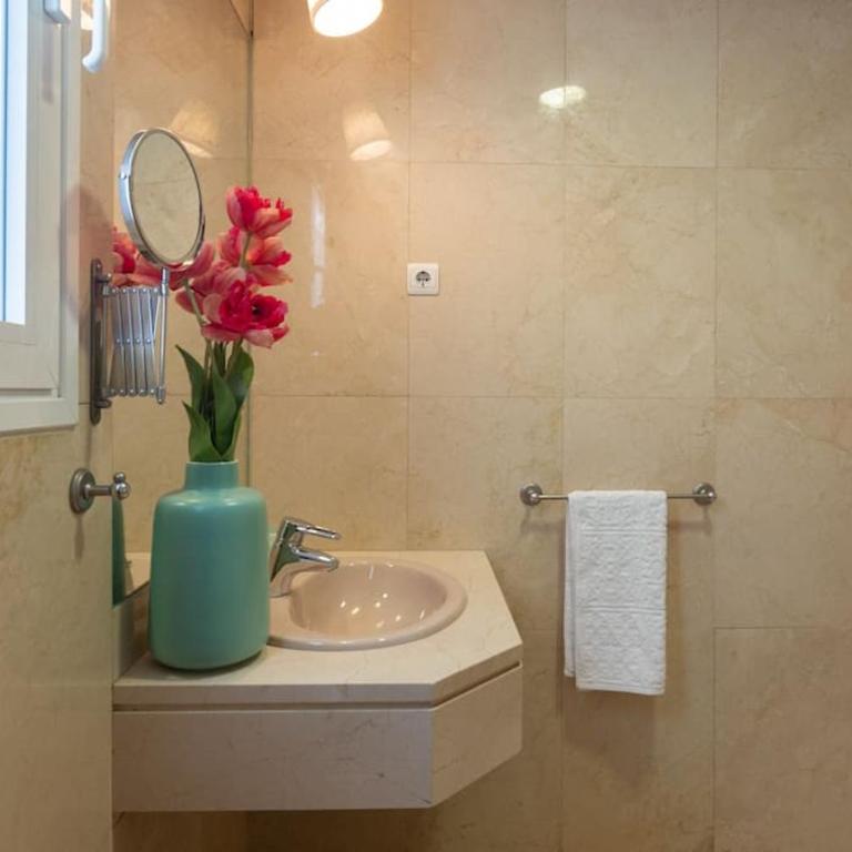Vivienda con zona de trabajo, piscina y parking - One-Bedroom Apartment - 20