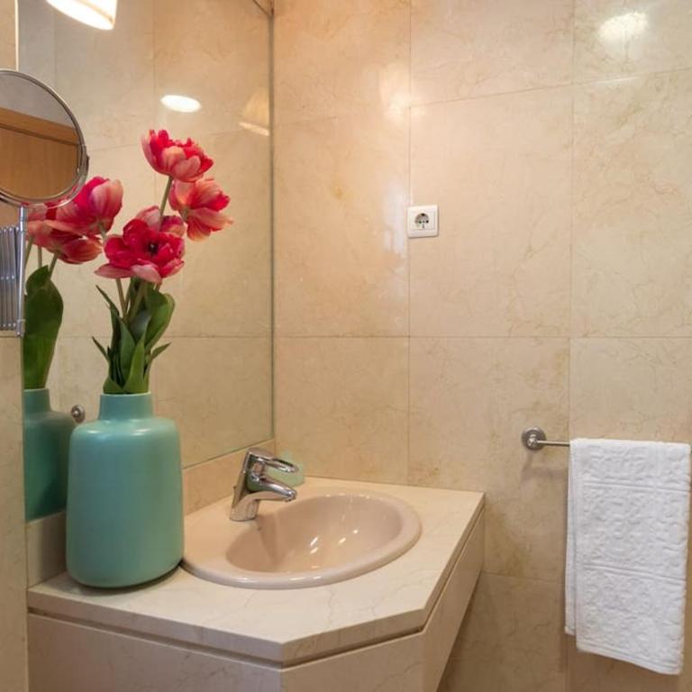 Vivienda con zona de trabajo, piscina y parking - One-Bedroom Apartment - 19